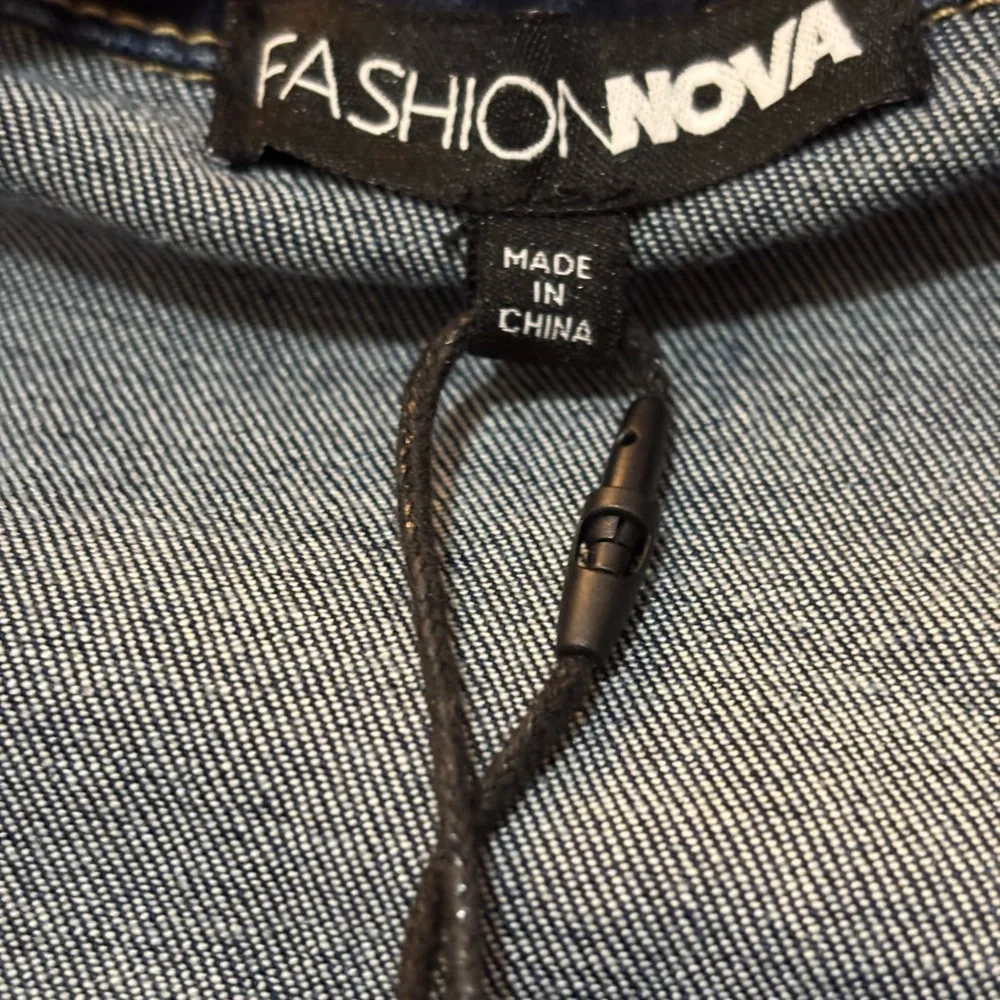 Fashion Nova Dark Blue Flare Jeans - Picture 7 of 7